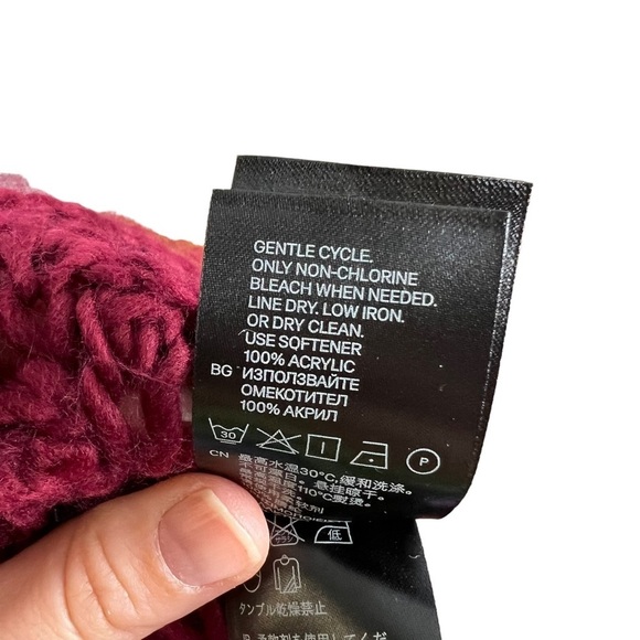 Divided by H&M Maroon Moss Stitch Knit Acrylic Infinity Scarf - Picture 7 of 8